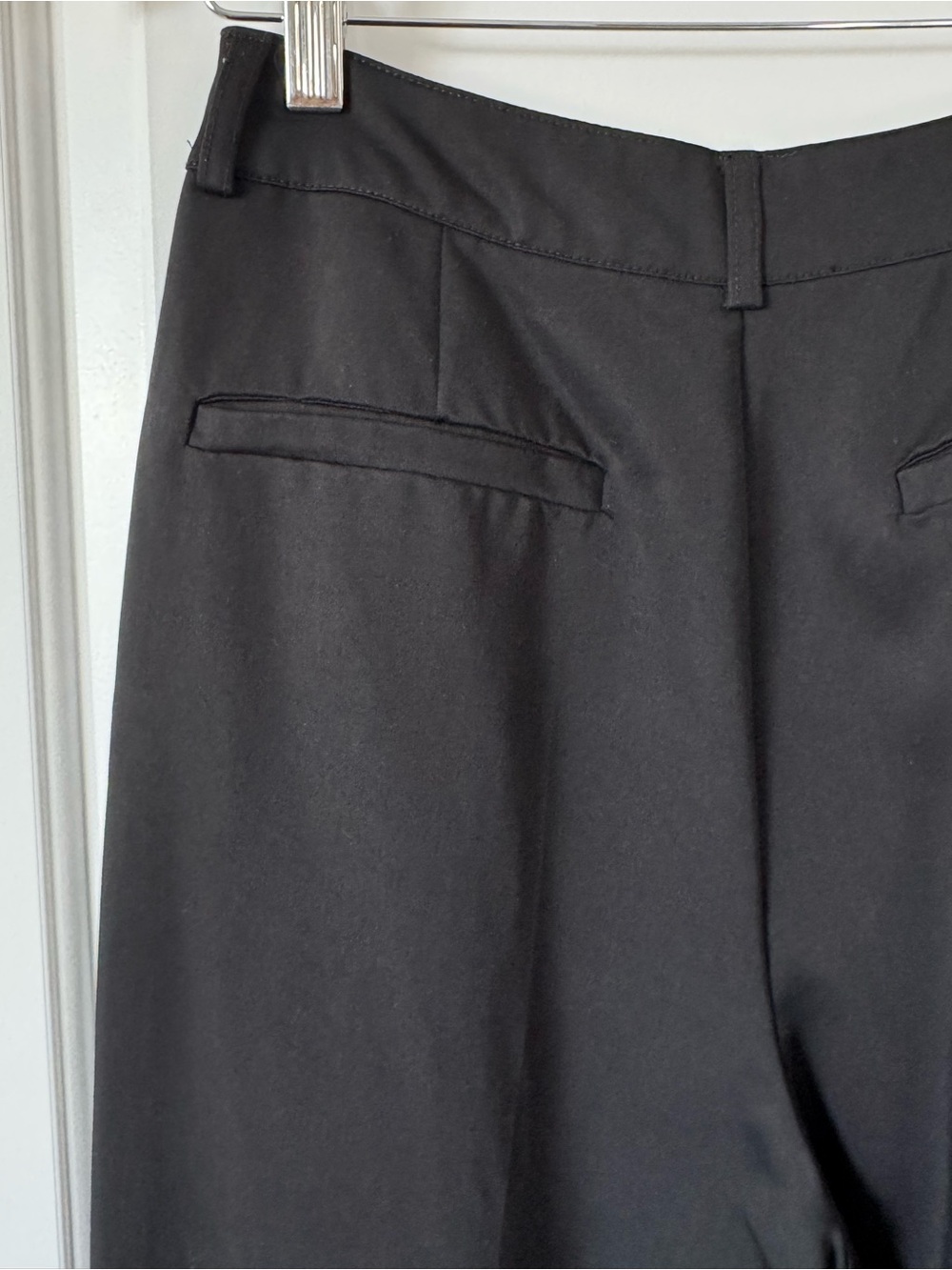 7 for all Mankind Black Wide-Leg Dress Pants with pleats pockets, rayon, Small - Picture 6 of 10